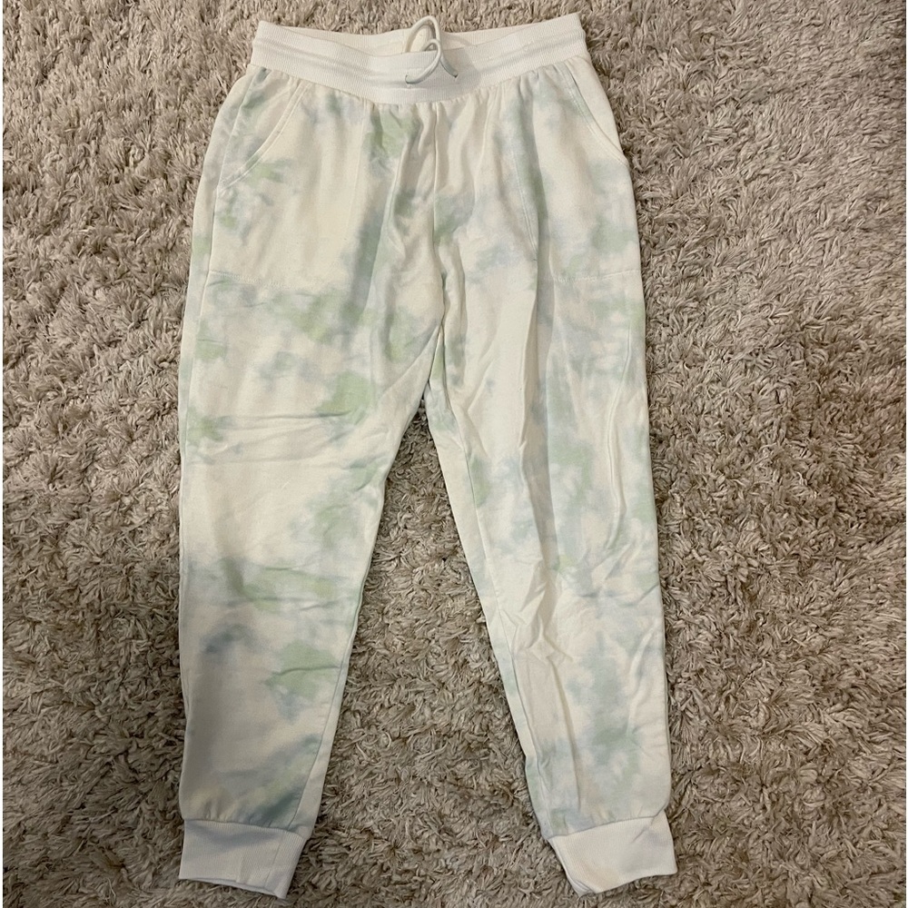 Stars above tie die joggers